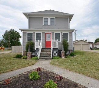 103 N 2nd Ave, Huxley, IA 50124