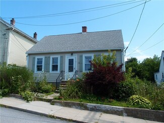 41 Prospect Hill Ave, West Warwick, RI 02893