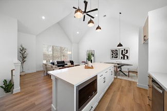 845 Elkhart St Unit B, Houston, TX 77091