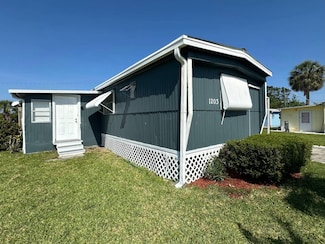 1203 Primrose Peak Dr, Ruskin, FL 33570