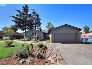 5635 D St, Springfield, OR 97478