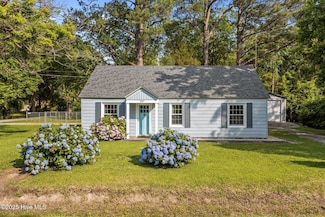 207 Battleground Ave, New Bern, NC 28560