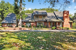 73 Overhills Dr, Saint Louis, MO 63124