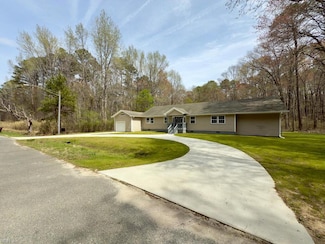 2009 Darden St, Chesapeake, VA 23322