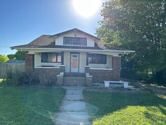 211 Medina Ave, Bertrand, NE 68927