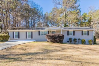8661 Chestnut Ln, Lithia Springs, GA 30122