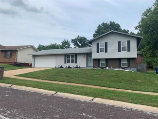 1839 Lakemont Ln, Saint Louis, MO 63138