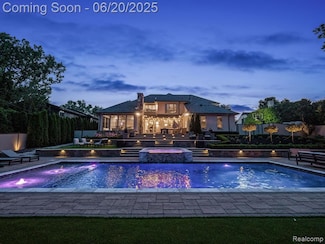 1044 Lakeside Dr, Birmingham, MI 48009