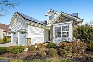 208 Snowy Egret Ln, West Deptford, NJ 08086