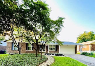 3647 Argonne Forest Dr, Florissant, MO 63034