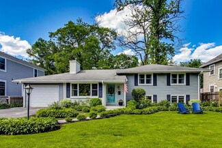 502 E Scranton Ave, Lake Bluff, IL 60044