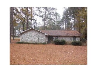 411 Whispering Pine Dr, Haughton, LA 71037