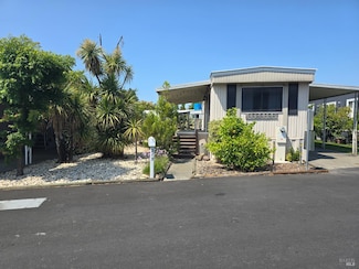 215 Apple Ln, Santa Rosa, CA 95407