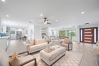 9022 Quebec Dr, Houston, TX 77096