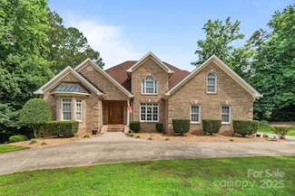 8918 Beach Bluff Ct, Sherrills Ford, NC 28673