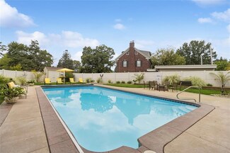 5000 Harwood Dr, Des Moines, IA 50312