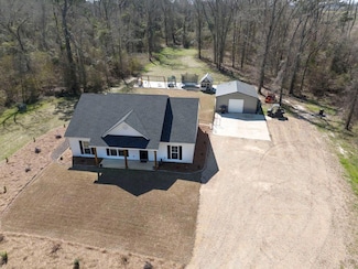 402 Livingston Rd, Smithville, GA 31787