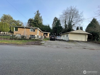 27 SW 102nd St, Seattle, WA 98146