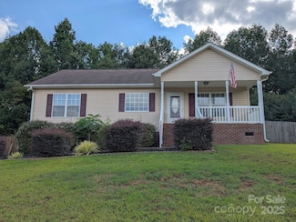 1221 Woodpecker Dr, Clover, SC 29710