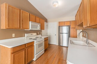 3032 Forest Creek Ct, Ann Arbor, MI 48108