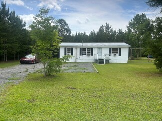 1172 Floyd Dr NE, Townsend, GA 31331