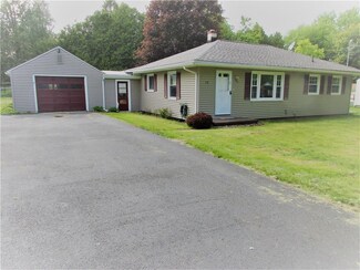 16 Orchard Park, Phelps, NY 14532