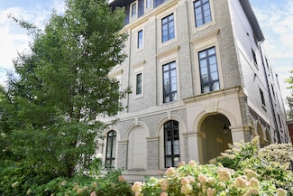 647 W Melrose St Unit 5, Chicago, IL 60657