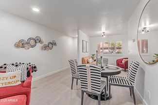 12212 N Paradise Village Pkwy S Unit 113, Phoenix, AZ 85032