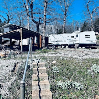 6244 Lakeview Dr, French Village, MO 63036
