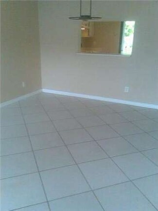 10704 NW 10th St, Pembroke Pines, FL 33026