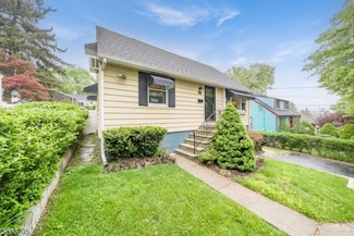 47 Sunnyside Rd, West Orange, NJ 07052