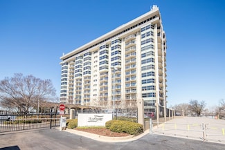 655 S Riverside Dr Unit 905B, Memphis, TN 38103