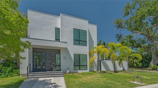 1755 7th St, Sarasota, FL 34236