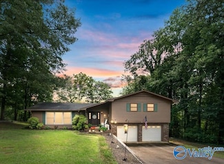 1916 Virginia Ave, Scottsboro, AL 35769