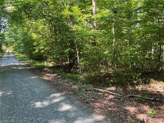 4901 Montford Rd, Pfafftown, NC 27040
