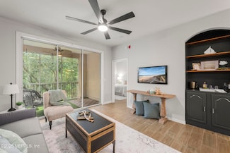8601 Beach Blvd Unit 323, Jacksonville, FL 32216