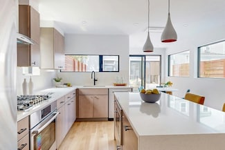 131 Charles St, Cambridge, MA 02141