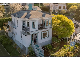 847 Exchange St, Astoria, OR 97103