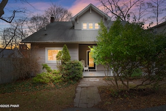 407 Wangum Ave, Hawley, PA 18428