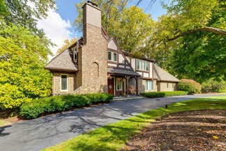 1300 W Cascade Ct S Unit 11, Lake Forest, IL 60045