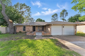 908 Cherry Laurel Ln, Arlington, TX 76012