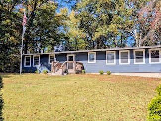 32 Greentree Dr N, Hyde Park, NY 12538