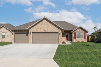 680 N Montego St, Nixa, MO 65714