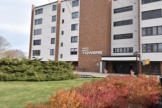 111 11th St Unit 1CN, Racine, WI 53403