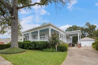 208 W Georgetown St, Crystal Springs, MS 39059