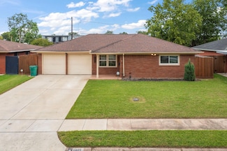 1111 Alpha Dr, Pasadena, TX 77506
