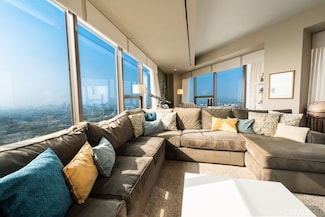 1100 Wilshire Blvd Unit 2702, Los Angeles, CA 90017