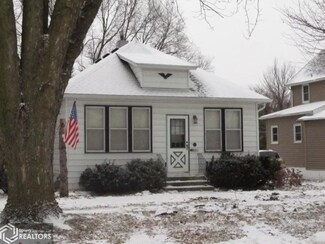 812 N East St, Carroll, IA 51401