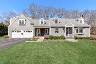 4 Nichols Rd, Hingham, MA 02043