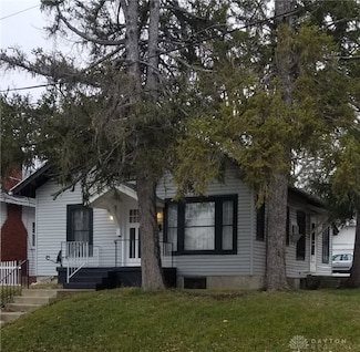 819 Princeton Dr, Dayton, OH 45406